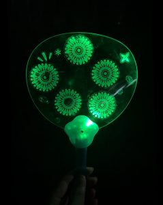 スキッズガーデンで ピザフリスビー ひかるうちわ 新登場 お知らせ一覧 株式会社イオンファンタジー 公式サイト