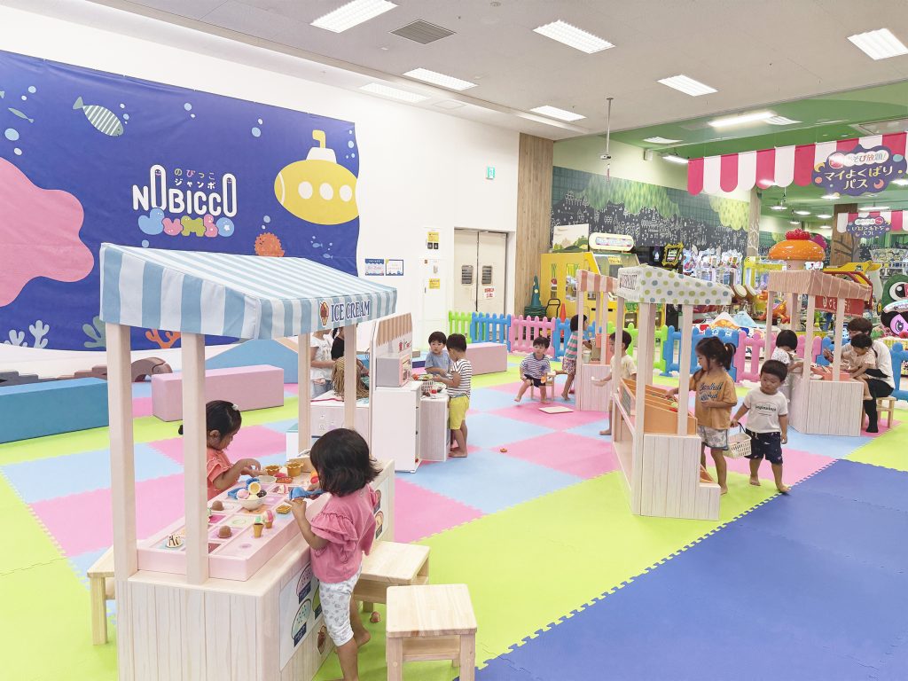 のびっこジャンボ南風原店の遊具「なりきりタウン」